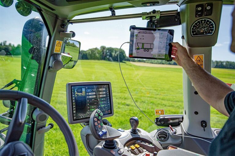 DEUTZ-FAHR-Agrotron-radu-8-TTV-konzola-na-externe-monitory