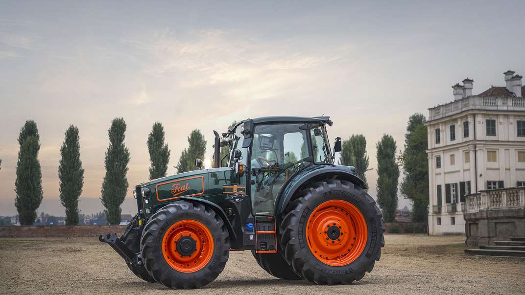 show-stopping-il-trattore-concept-tractor-celebrates-style-04